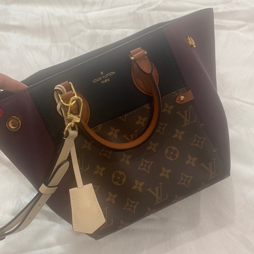 Louis Vuitton Fold Tote MM